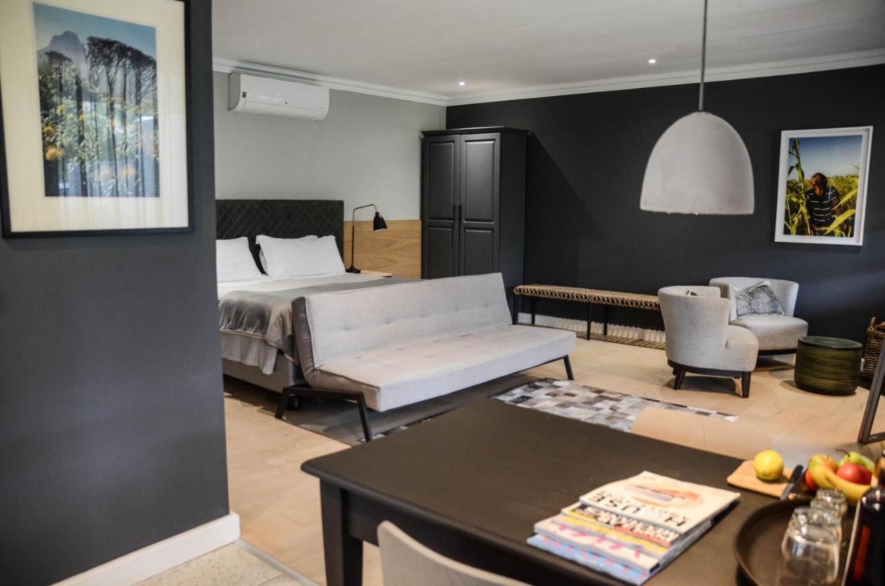 In Abundance Guest House มอนตากู ภายนอก รูปภาพ